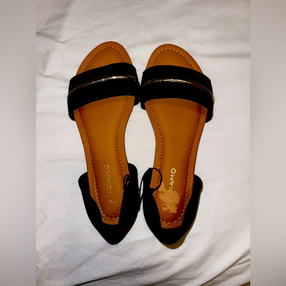New Andiamo black sandal flat